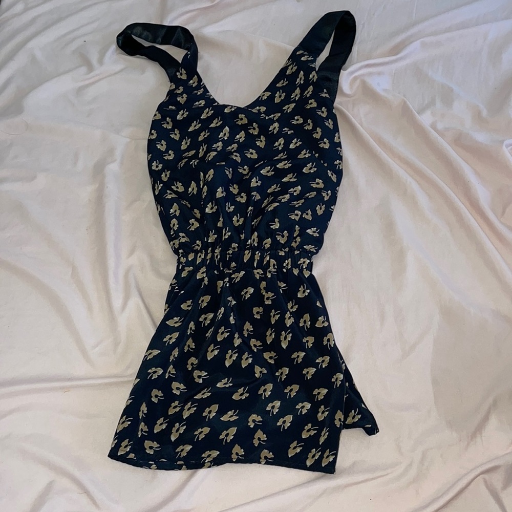 Printed cris cross tank top